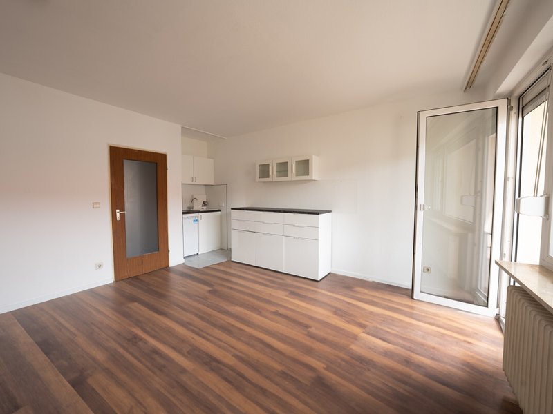 Sonniges Appartement mit großem Balkon – Aufzug – Küche – neues Bad in St. Johannis - Bild 2