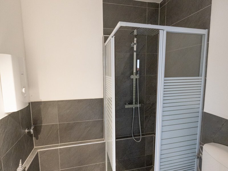 Sonniges Appartement mit großem Balkon – Aufzug – Küche – neues Bad in St. Johannis - Bild 3