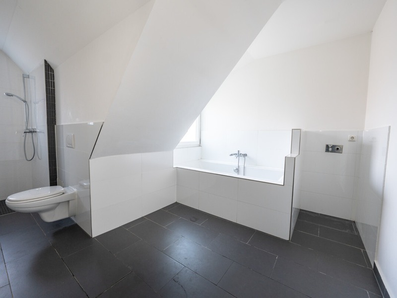 Helle 3-Zimmer-Galeriewohnung im modernisierten Altbau: Ihr Rückzugsort in Augsburg-Oberhausen - Bild 4