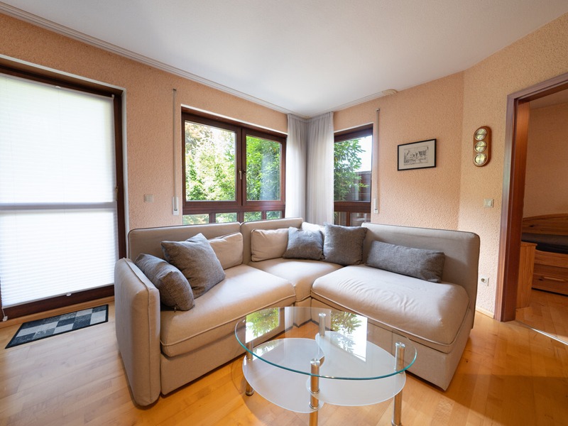Gepflegte 2-Zimmer-Wohnung mit Terrasse & Gartenanteil in der beliebten Augsburger Hammerschmiede - Bild 3