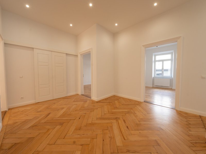 Stilvolle Eleganz in historischer Architektur – Erstbezug nach luxuriöser Kernsanierung - Bild 12