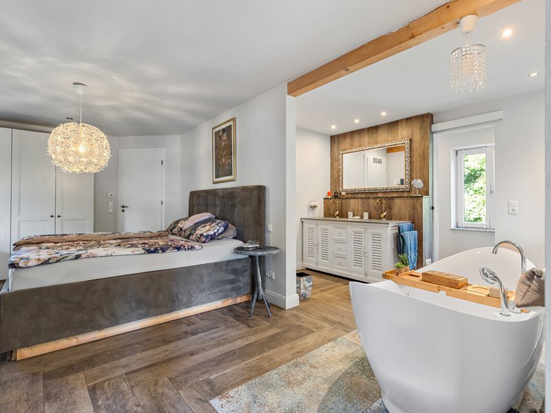 Exklusive Villa auf einzigartigem Grundstück in Affing - Bild 15