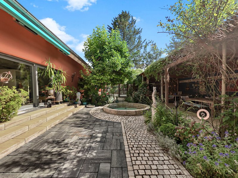 Exklusive Villa auf einzigartigem Grundstück in Affing - Bild 4