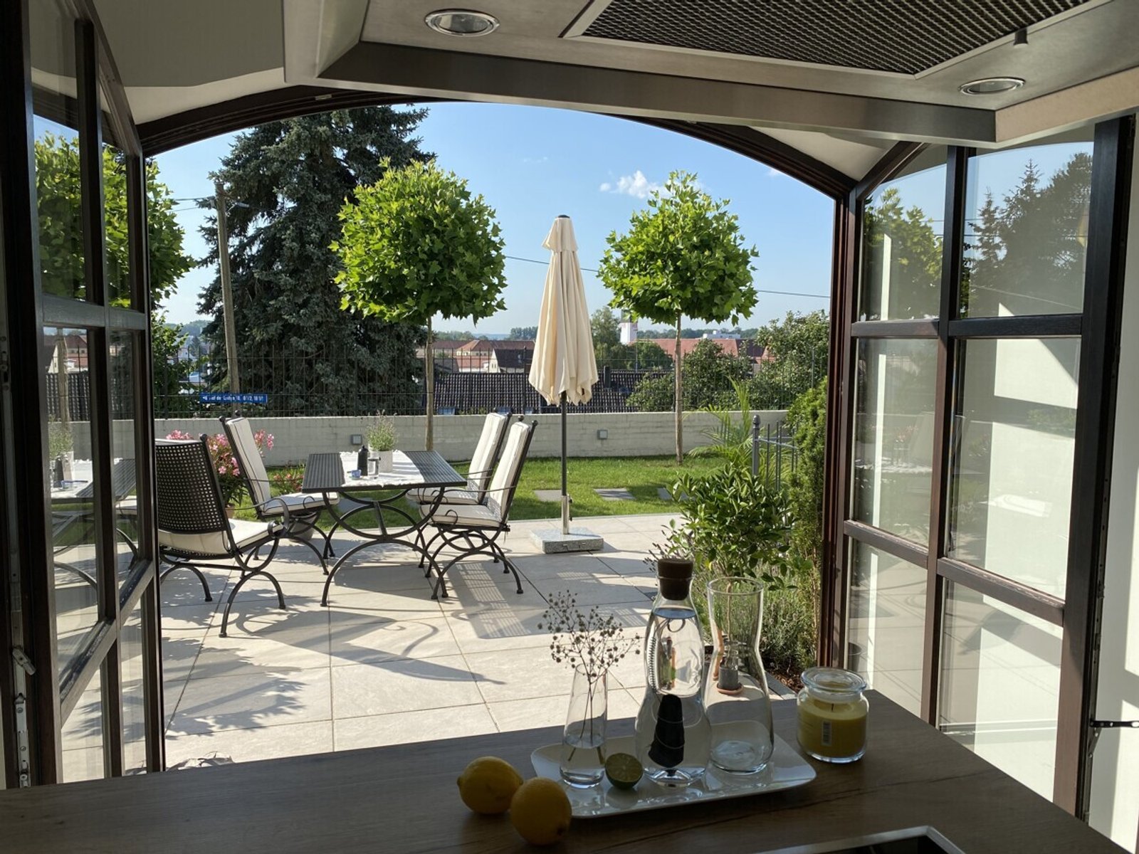 Exklusive Erdgeschosswohnung mit großer Terrasse und eigenem Garten in Dillingen zu vermieten