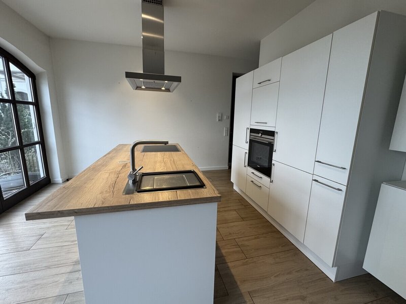 Exklusive Erdgeschosswohnung mit großer Terrasse und eigenem Garten in Dillingen zu vermieten - Bild 3