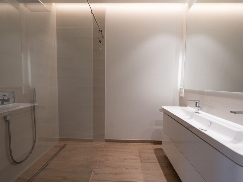 Exklusive Erdgeschosswohnung mit großer Terrasse und eigenem Garten in Dillingen zu vermieten - Bild 6