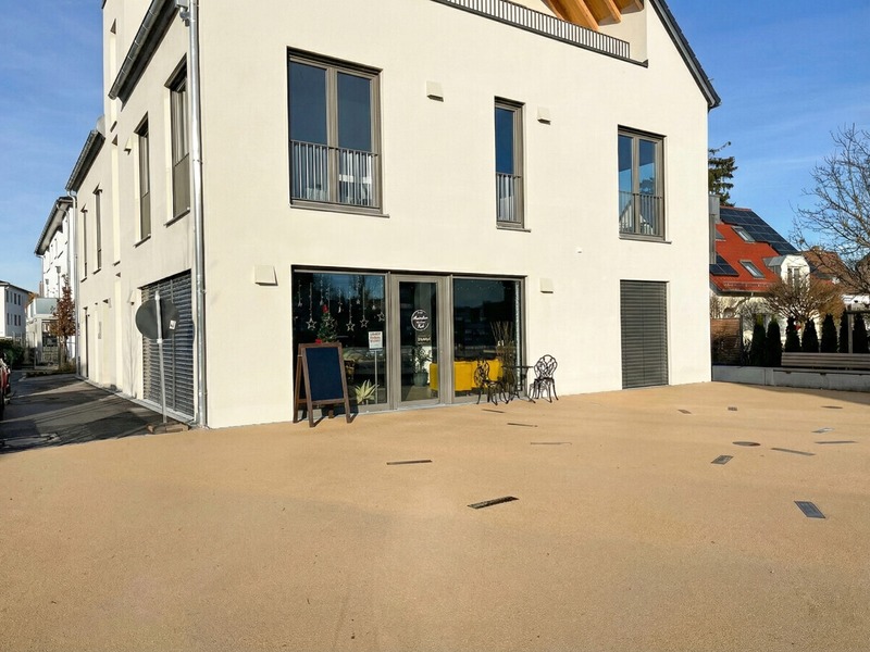 Neubau: Moderne & Lichtdurchflutete Gewerbefläche im Zentrum von Leitershofen zu vermieten