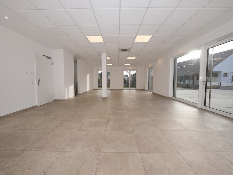 Neubau: Moderne & Lichtdurchflutete Gewerbefläche im Zentrum von Leitershofen zu vermieten - Bild 4