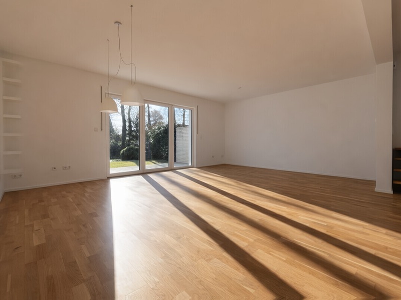 Großzügiges Reihenmittelhaus mit Garten in Schwaig-Behringersdorf zu vermieten - Neuwertig! - Bild 2