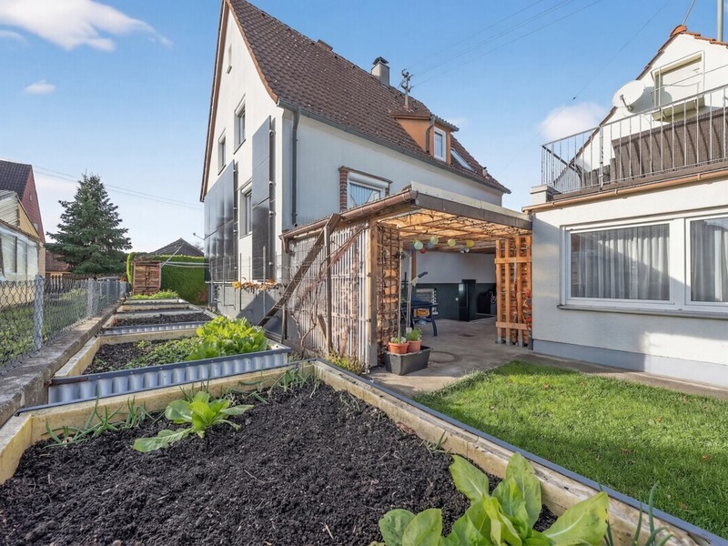 Einfamilienhaus mit Einliegerwohnung in Augsburg-Lechhausen