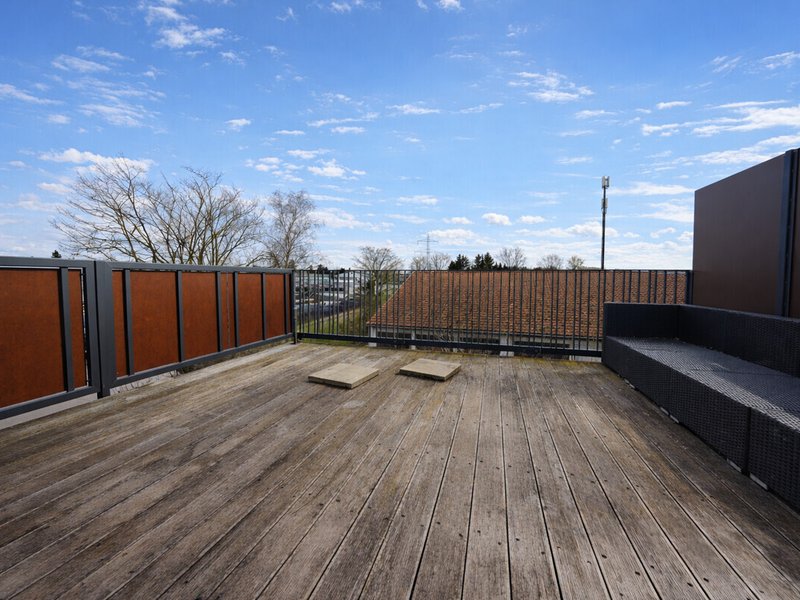 Renovierte Wohnung mit großer Dachterrasse in Neusäß zu vermieten - Bild 3
