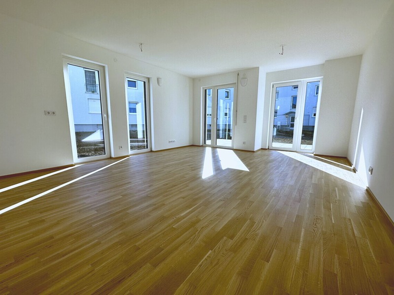 Neuwertige Erdgeschosswohnung mit Terrasse & Garten in Neusäß zu vermieten