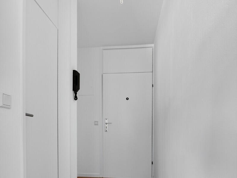 Helles Einzimmerapartment mit Loggia und Blick ins Grüne - Bild 12
