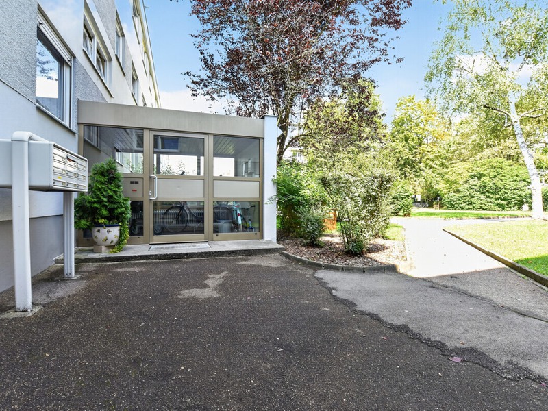 Helles Einzimmerapartment mit Loggia und Blick ins Grüne - Bild 14