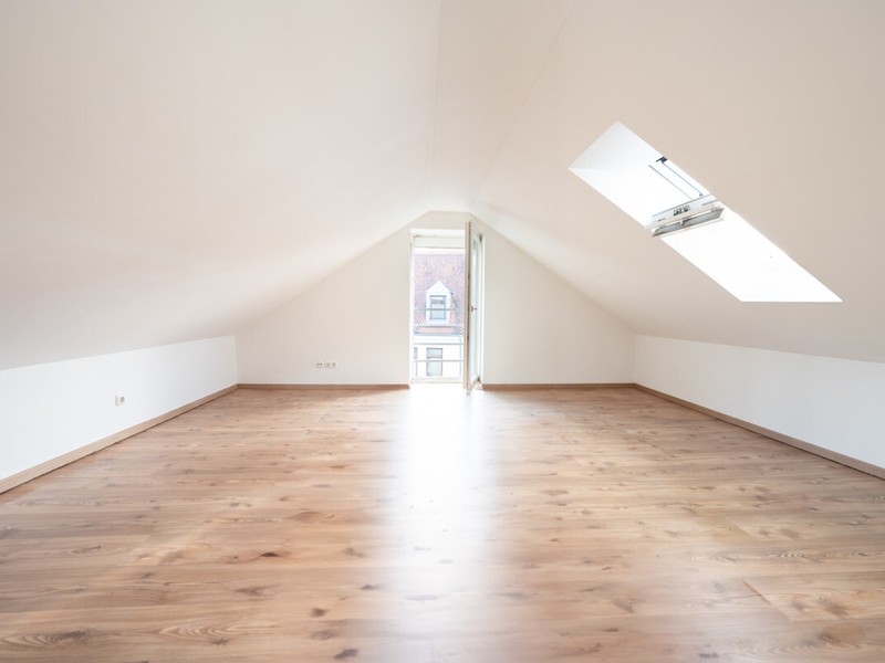 Helle 3-Zimmer-Galeriewohnung im modernisierten Altbau: Ihr Rückzugsort in Augsburg-Oberhausen - Bild 7