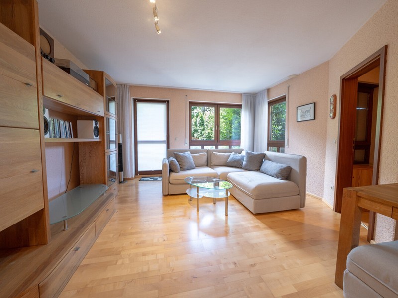 Gepflegte 2-Zimmer-Wohnung mit Terrasse & Gartenanteil in der beliebten Augsburger Hammerschmiede - Bild 2