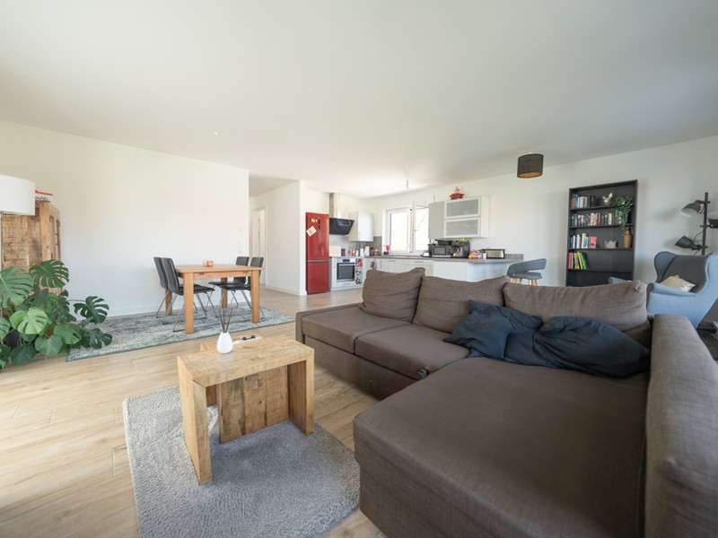 Neuwertige 3 Zimmer Wohnung mit Küche und Dachterrasse in Kissing zu vermieten - Bild 3