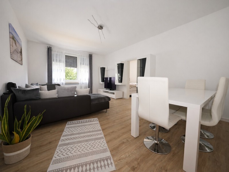 Renovierte Wohnung mit großer Dachterrasse in Neusäß zu vermieten - Bild 2