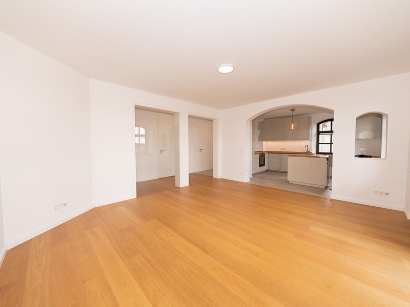 Exklusive Wohnung mit einzigartigem Ausblick und großer Dachterrasse - Bild 8